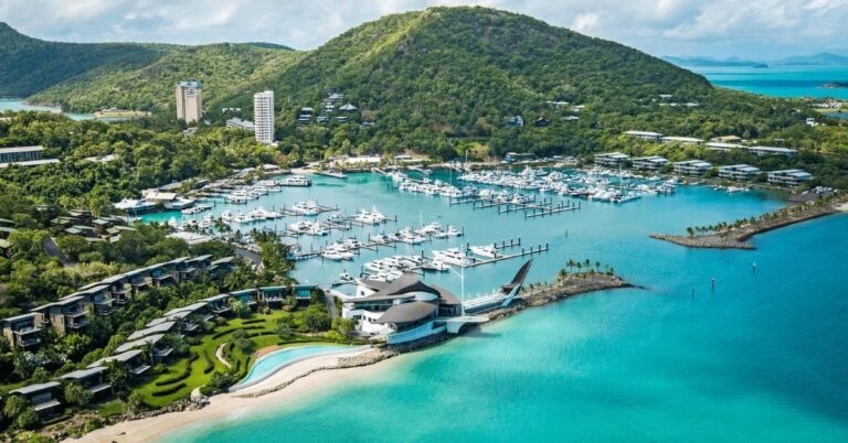 Qantas Airlines Hamilton Island Office in Australia